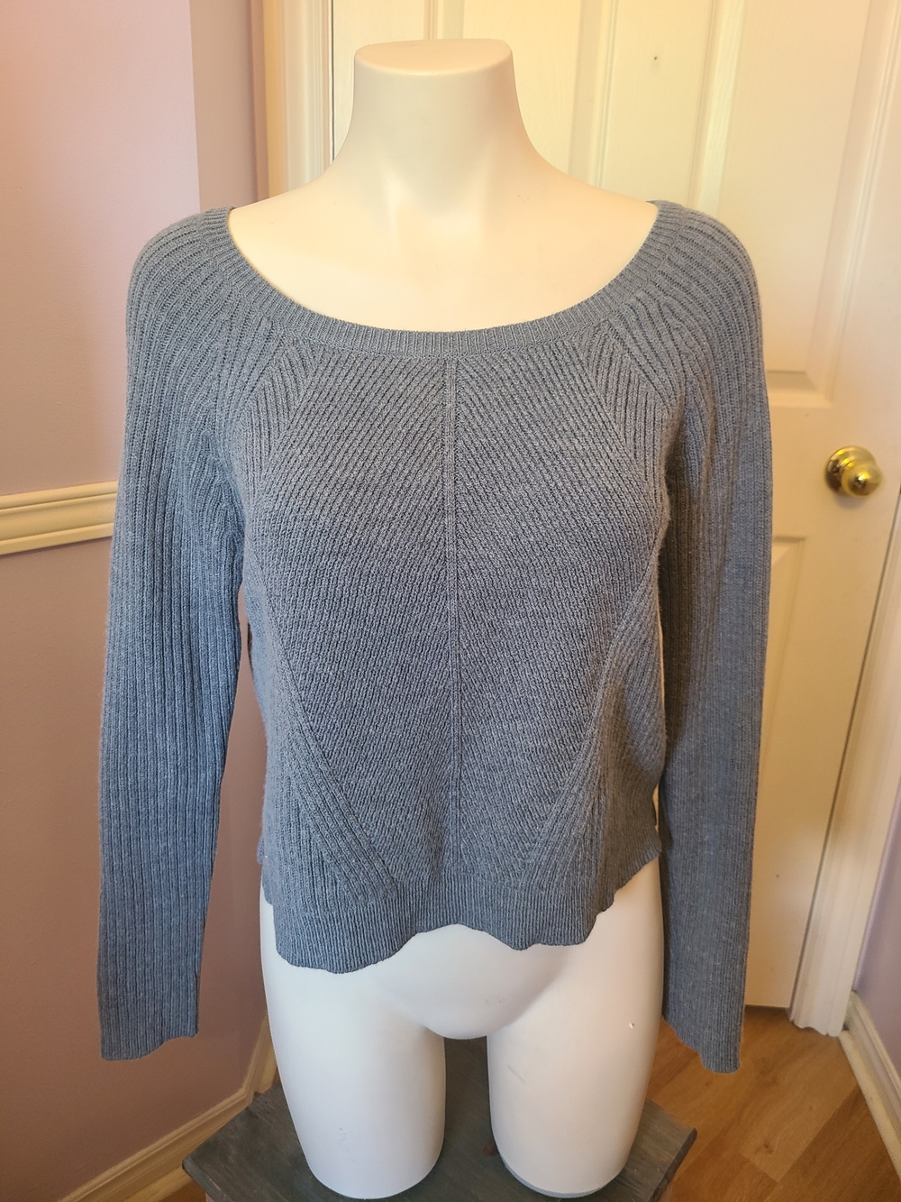 Express Scoop Neck Knit Sweater in Heather Blue-Gray